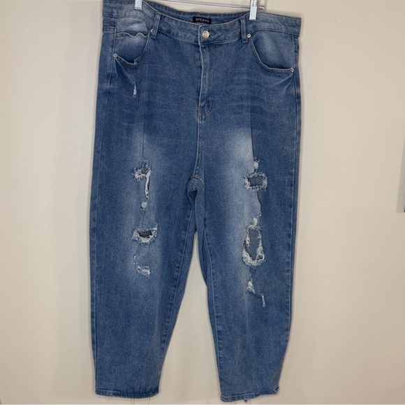 Elite Jeans Denim - Elite plus size distressed boyfriend cropped jeans light wash denim